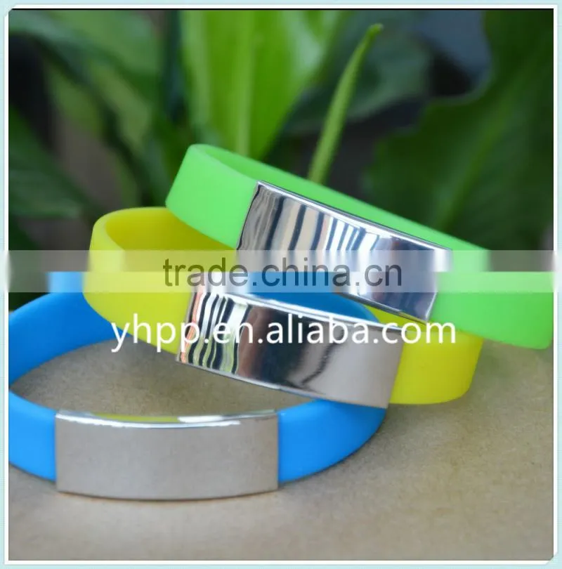 Custom Design Candy Colour Fshion Silicon Wristband Bracelet With Stainless Steel Ornament Piece