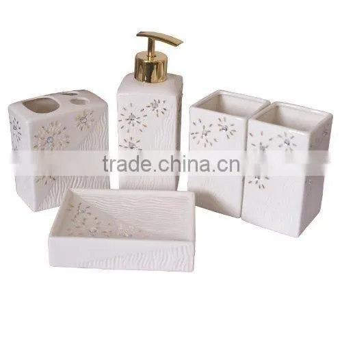 2016 New desigh Hot-sale plastic and metal bathroom set