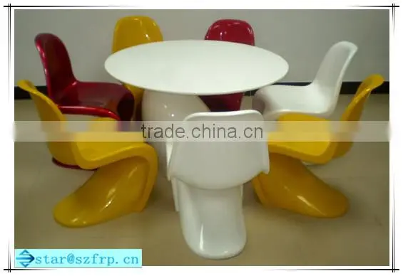 Fiberglass lounge art chairs