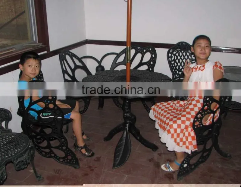 Durable Patio wrought cast iron outdoor table and chairs