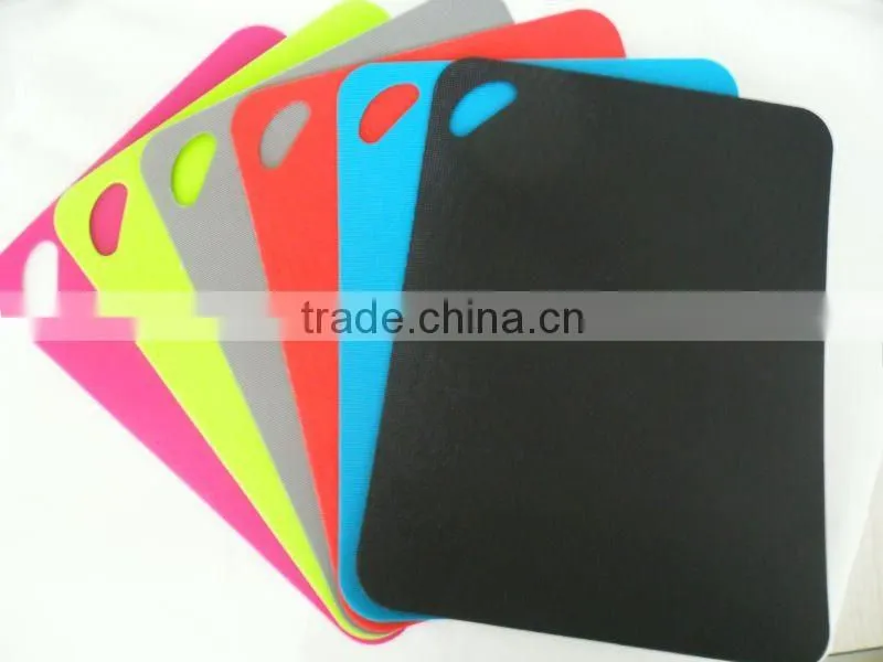plastic hotest style and cheap pp chopping board set