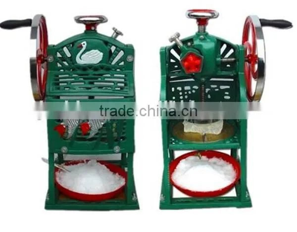 2016 hot sale manual ice crusher/ice crushing machine/ice shaver for small house(email:millie@jzzhiyou.com)