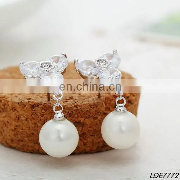 Gold ear tops designs hot wholesale chic gold delicate diamante flower bridesmaid wedding double sided pearl stud earrings