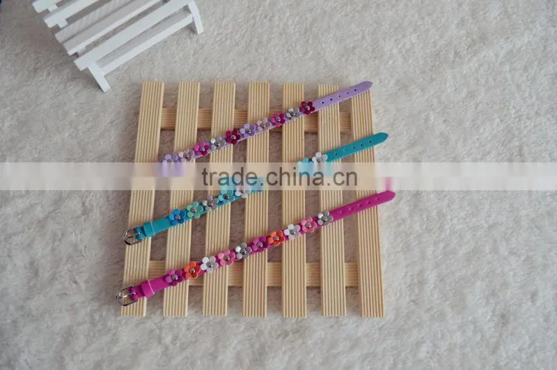 Colorful Leather Bracelets with One Row of Flowers