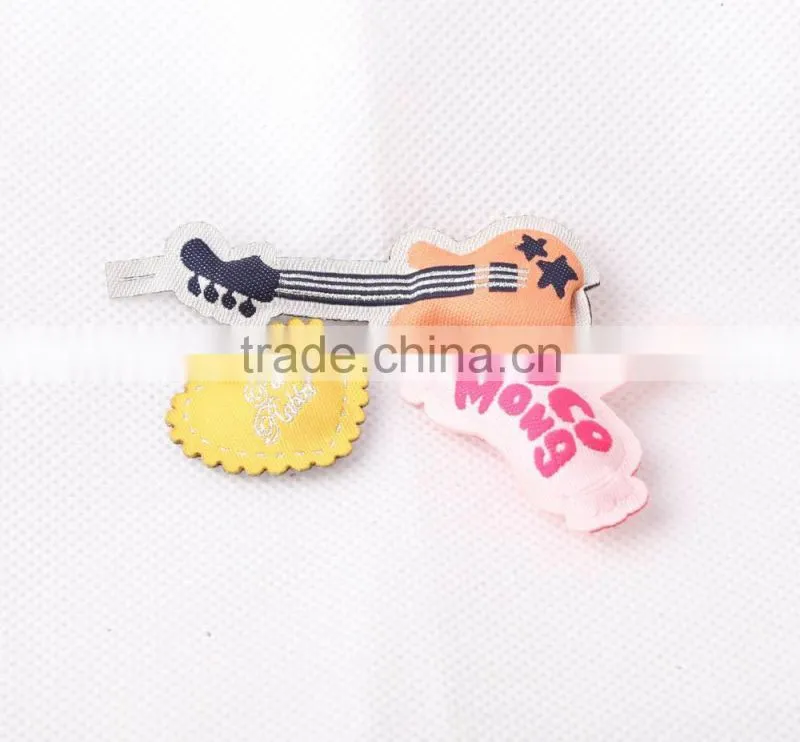 2015 Hot Wholesale Custom Cheap Stuffing Woven Clothing Labels for Garment