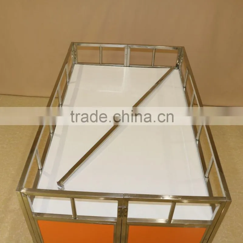 Movable platform metal display stand