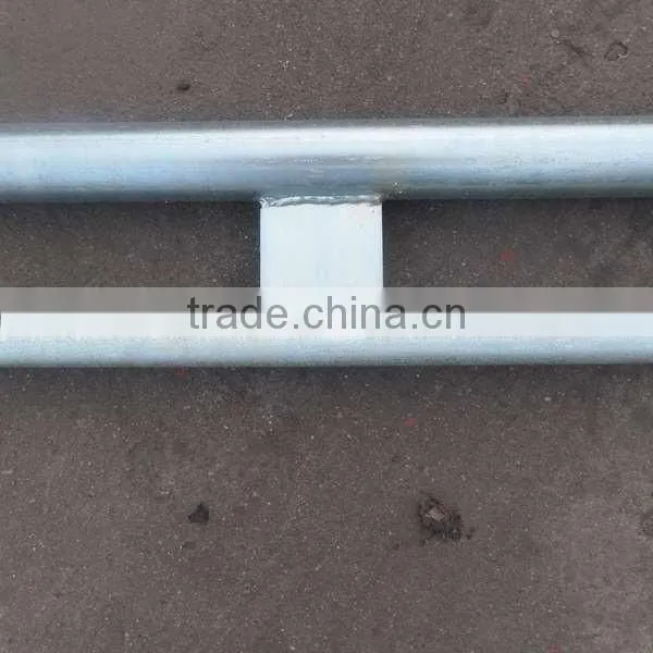 Portable scaffolding and walk through scaffolding frames