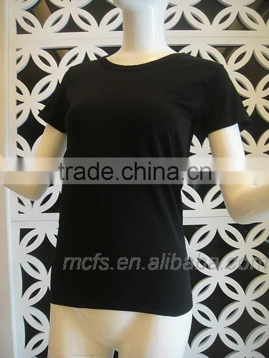 Seamless black women's tight t-shirt
