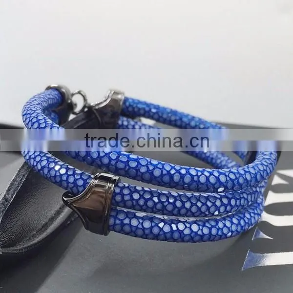 2016 Hot sales Man Luxury Genuine Stingray Leather Customize Bracelet Design For Man