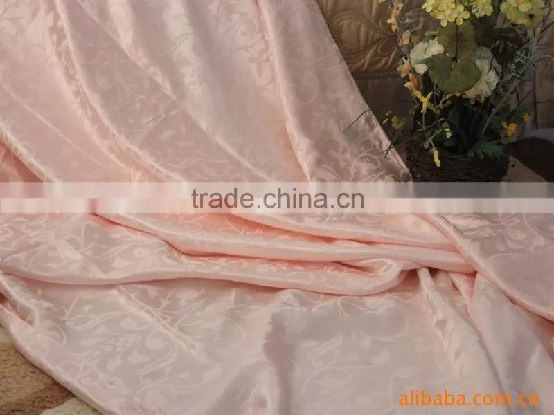 high quality and elegant jacquard silk comforter