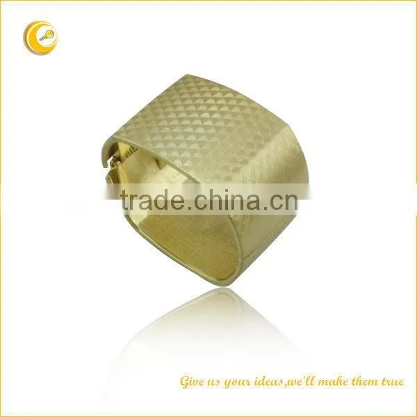 Promotional zinc alloy bangle