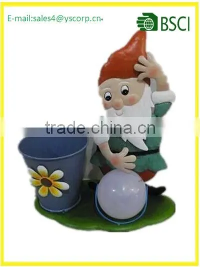 Christmas Sales Wholesale Outdoor Garden Gnome Drwaf Solar Light with planter Decoration for Christmas Festival