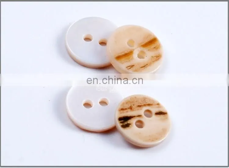 Quality Two Holes Natural River Shell Button for Clothing BN80063