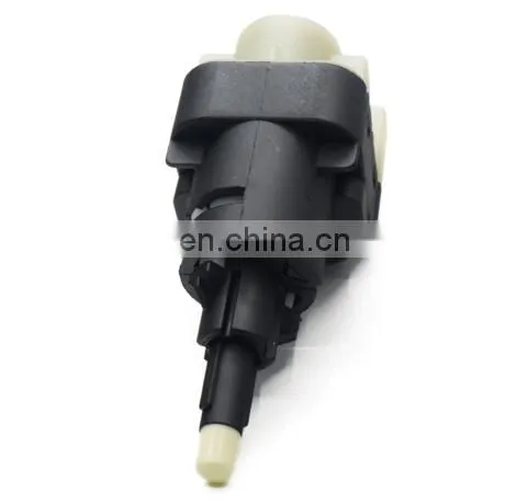 Top Quality Brake Light Switch for Auto 3B0945511A