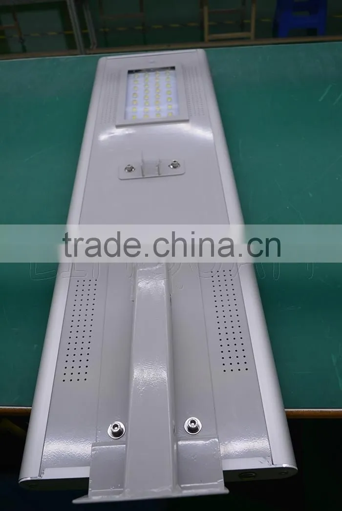 30W SOLAR POWERED LED STREET LIGHT