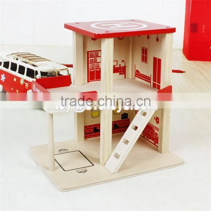 2017 New products funny parking toy boys wooden toy fire station W04B030