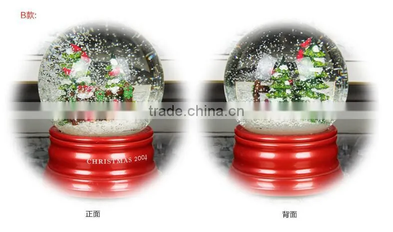 Resin Christmas Snow Globe/Water Globe/Snow Ball for Christmas Decoration