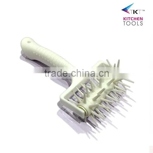 Plastic Brushes Bread Cookies Cutter Baking Dough Roller Kitchen Craft Tool,rolling pin,Plastic rolling pin