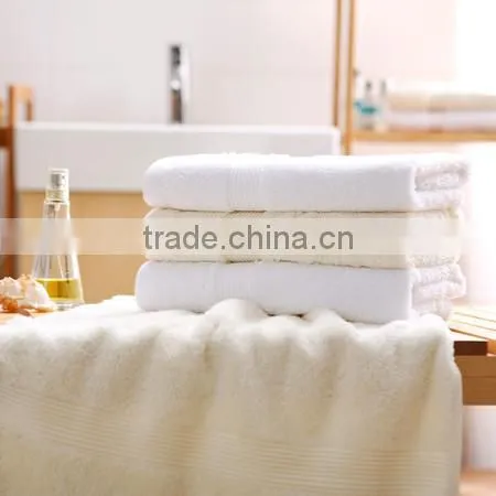 32s dark green face towel and bath towel with jacquard pattern