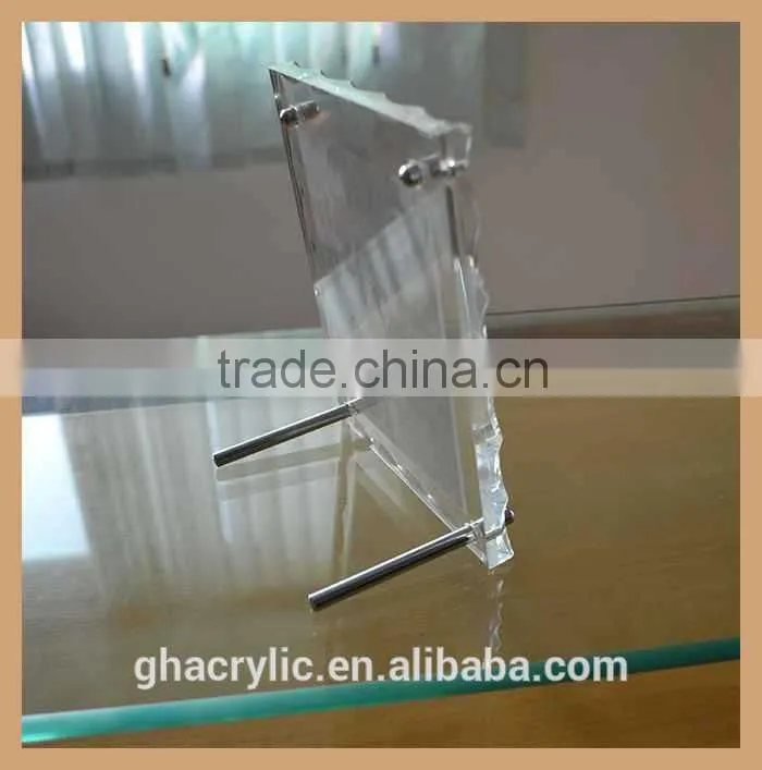 GH-P0002clear acrylic digital photo frame put on the desk