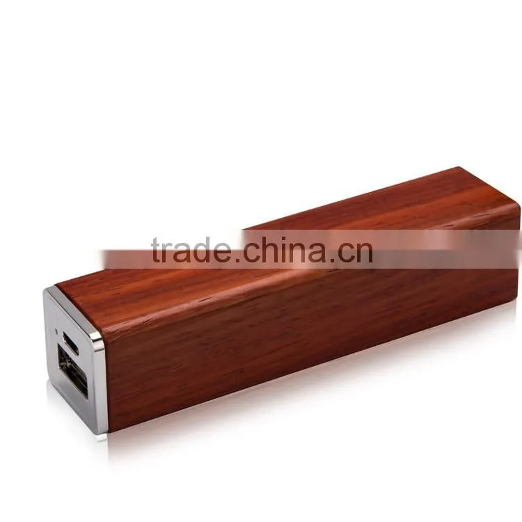 Wooden material cylindrical shape 2600mAh mobile powerbank charger with laser engraving logo as premium promotion gift