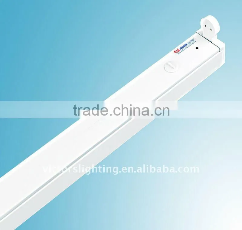 Fluorescent lighting fixture
