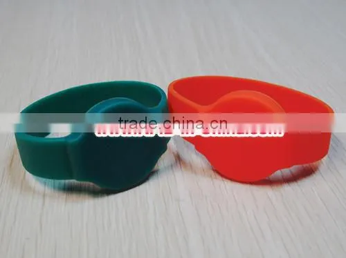 13.56MHz Tag-it 2048 RFID Personalised Wristband UK Christmas Events