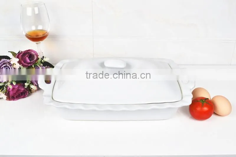 15.5" Square white ceramic bakeware with lid