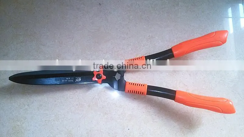 long handle bypass lopper