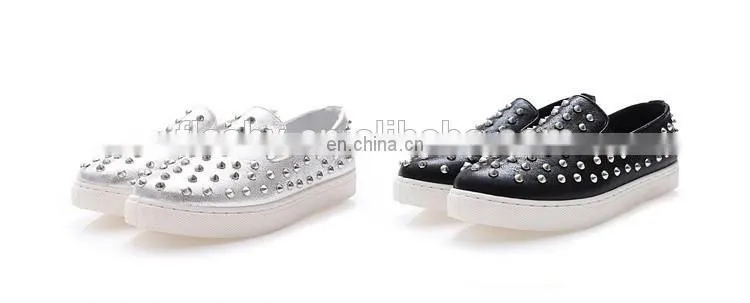 Wholesale women slip on loafer shoes flat casual shoes with rivet