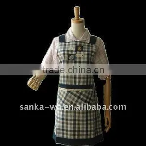 Disposable Plastic Aprons thumbnail-1
