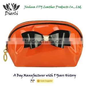 Woman Cosmetic Bag thumbnail-5