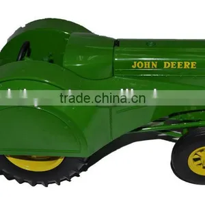 1:20 Scale Metal Agricutural Tractor Toy thumbnail-1