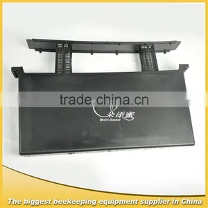 Hot Sale Beehive Frame Deep Plastic Bee Feeder With Ladder of Bee Keeping Equipment Made in China thumbnail-3