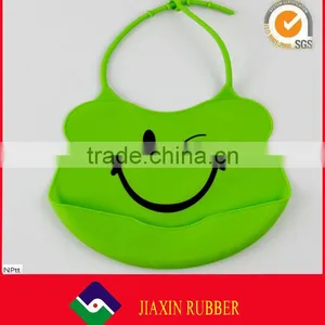 Popular Triangle FDA Silicone Baby Bib Custom thumbnail-1