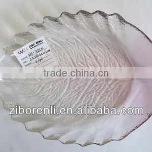 Clear Leaf Shaped Plates thumbnail-2