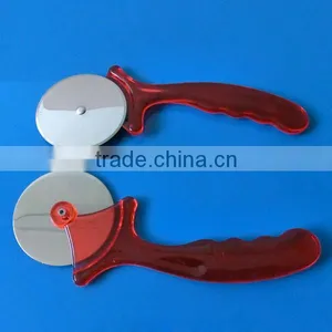Stainless Steel Pizza Cutter With Plastic Handle thumbnail-1