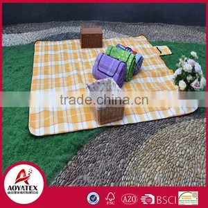 Light Yellow Check Pattern Rotaty Screen Printing Polar Fleece Picnic Mat thumbnail-1
