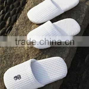 China Factory Cheap Wholesale Slipper, Waffle Bath Slipper for Hotel & Home Use thumbnail-2