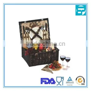Natural Wicker Picnic Basket With Plate thumbnail-1