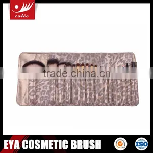 Professional 18 Piece Wooden Cosmetic Brush Set thumbnail-4