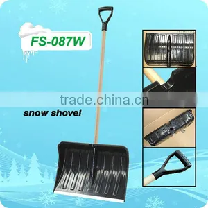 Long Wooden Handle Snow Shovel thumbnail-1
