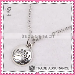 Simple Necklace Designs With Cat's Paw Pendant, Imitate Silver Chain Alloy Necklace for Women thumbnail-1