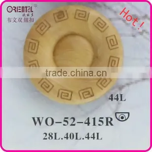 Graceful Shank Wooden Button thumbnail-1