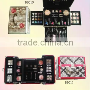 Aluminium Box Make-Up Set thumbnail-1