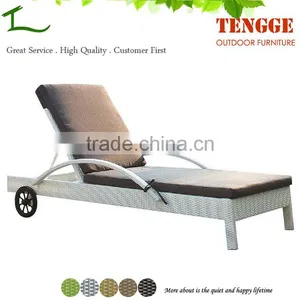 Outdoor Wicker Furniture Plastic Wicker Sun Lounger With Caster thumbnail-1