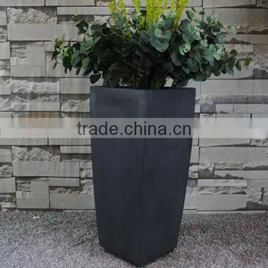 Simple Elegent Black Round Concrete Flower Pots thumbnail-1