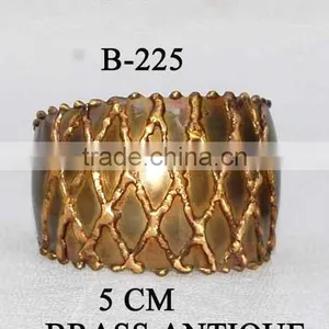 Fashionable Bracelet thumbnail-1