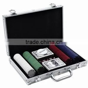 200pcs Poker Chips Set in Aluminum Case With 4g Chips thumbnail-1