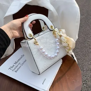 Small Bag Female Summer 2021 New Fashion Portable Small Square Bag High Sense Foreign Style Single Shoulder Messenger Bag Diana Bag thumbnail-1
